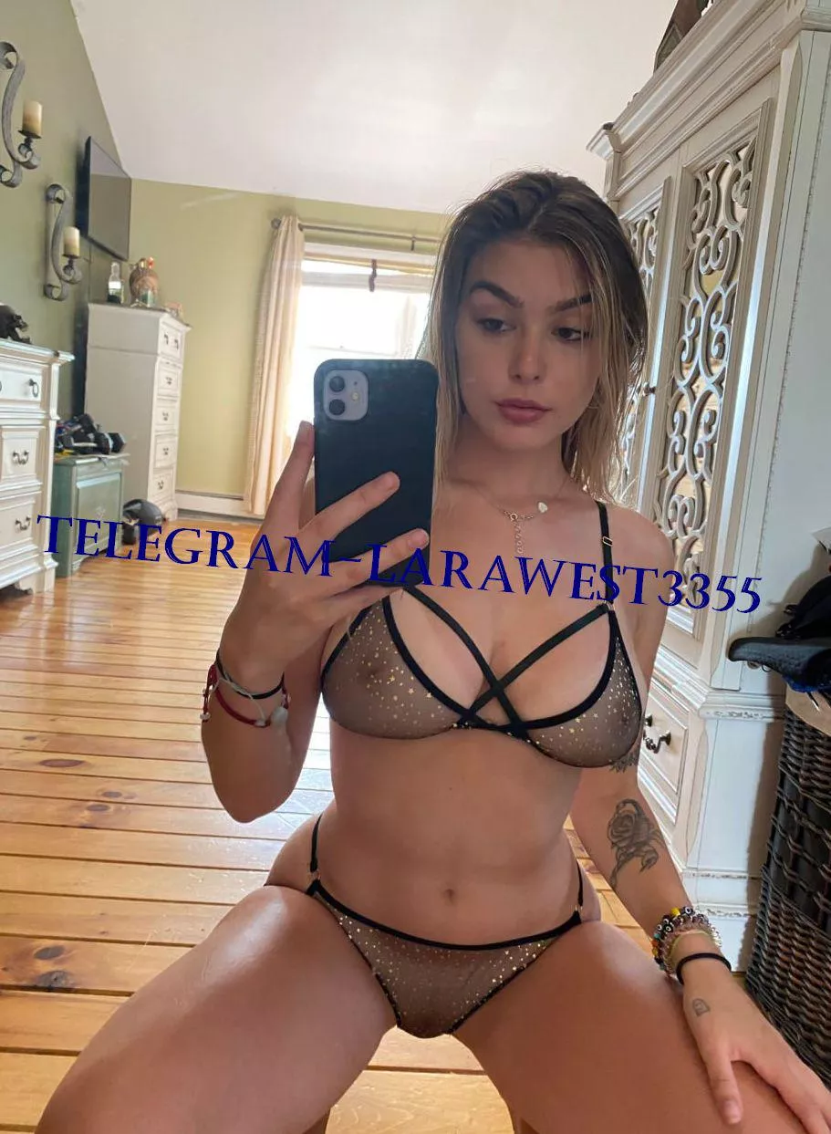 Say yes if you wanna lick both  my holes             (F)        .
