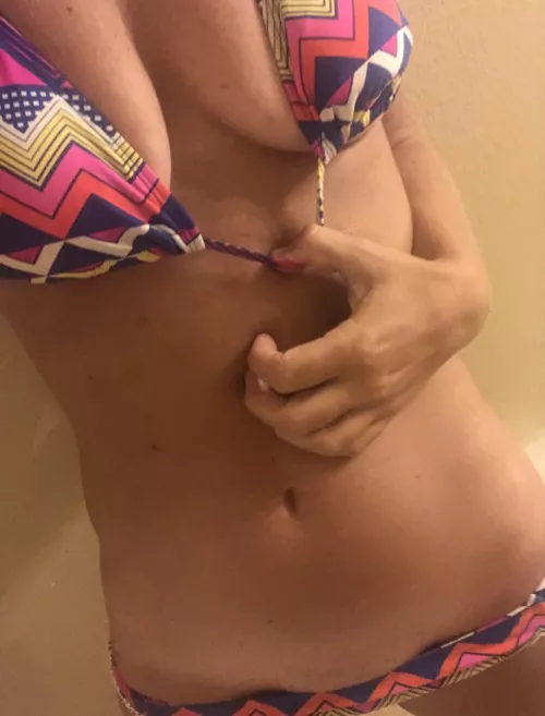 Spending this MILF Monday in a bikini 43F 