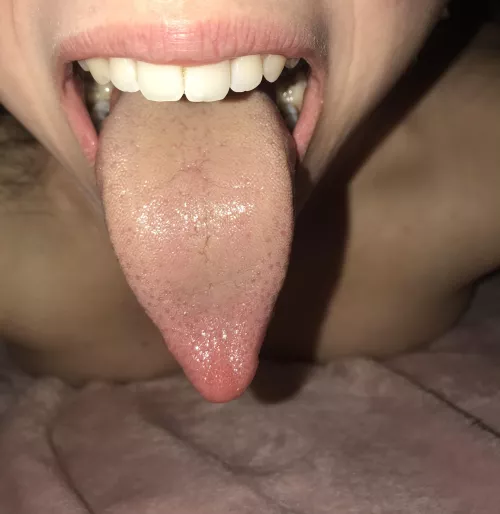 This long tongue would make you dream 👅❤️💦