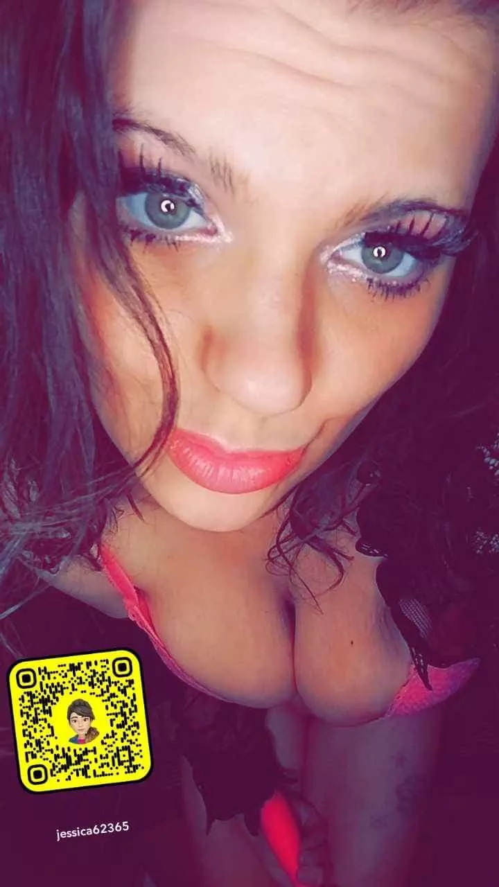 Watch my eyes on tele @jessic1994 