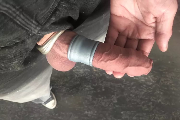 working brake..the ringed outfit keeps me so horny during work.