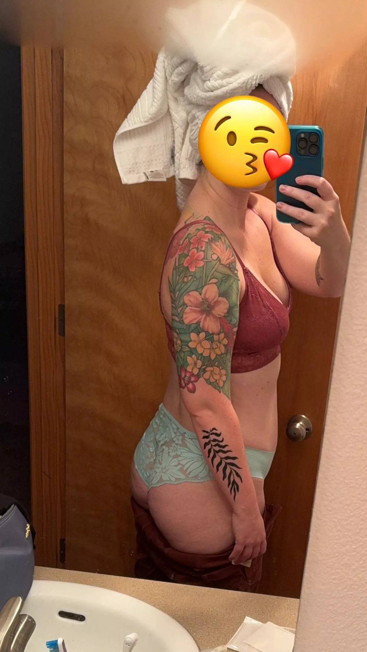 32(f) Feelin’ like a snack this AM #pdx