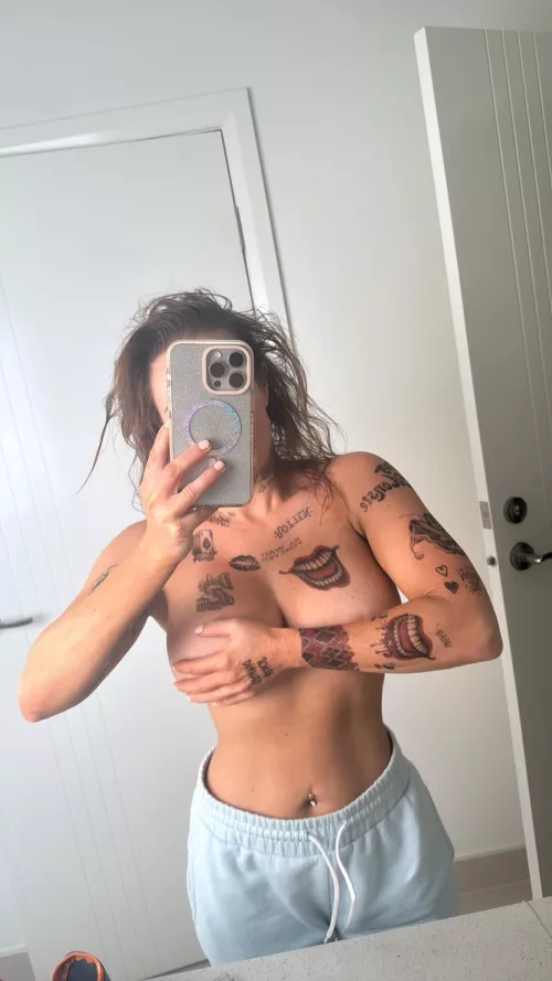 am I still hot despite my age?? Im 40