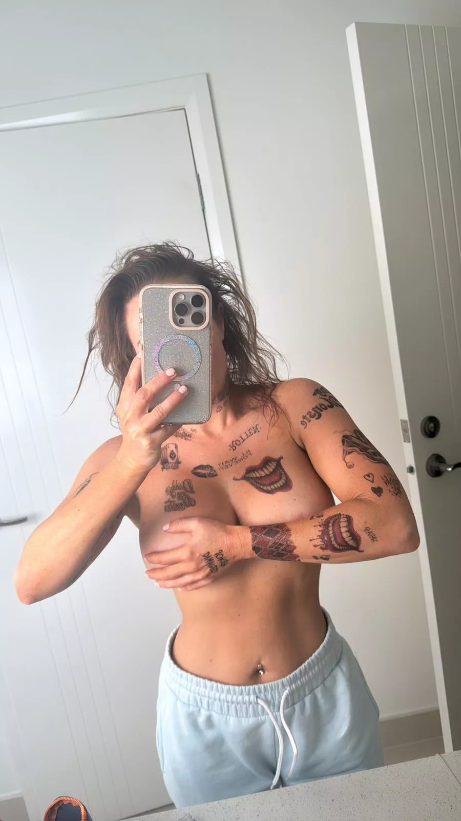 am I still hot despite my age?? Im 40