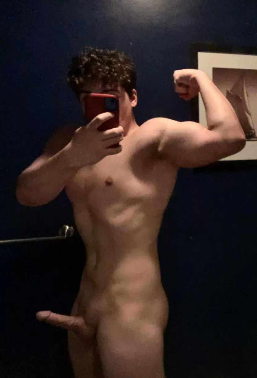 Anybody want a 6’1 freshman on a bulk?