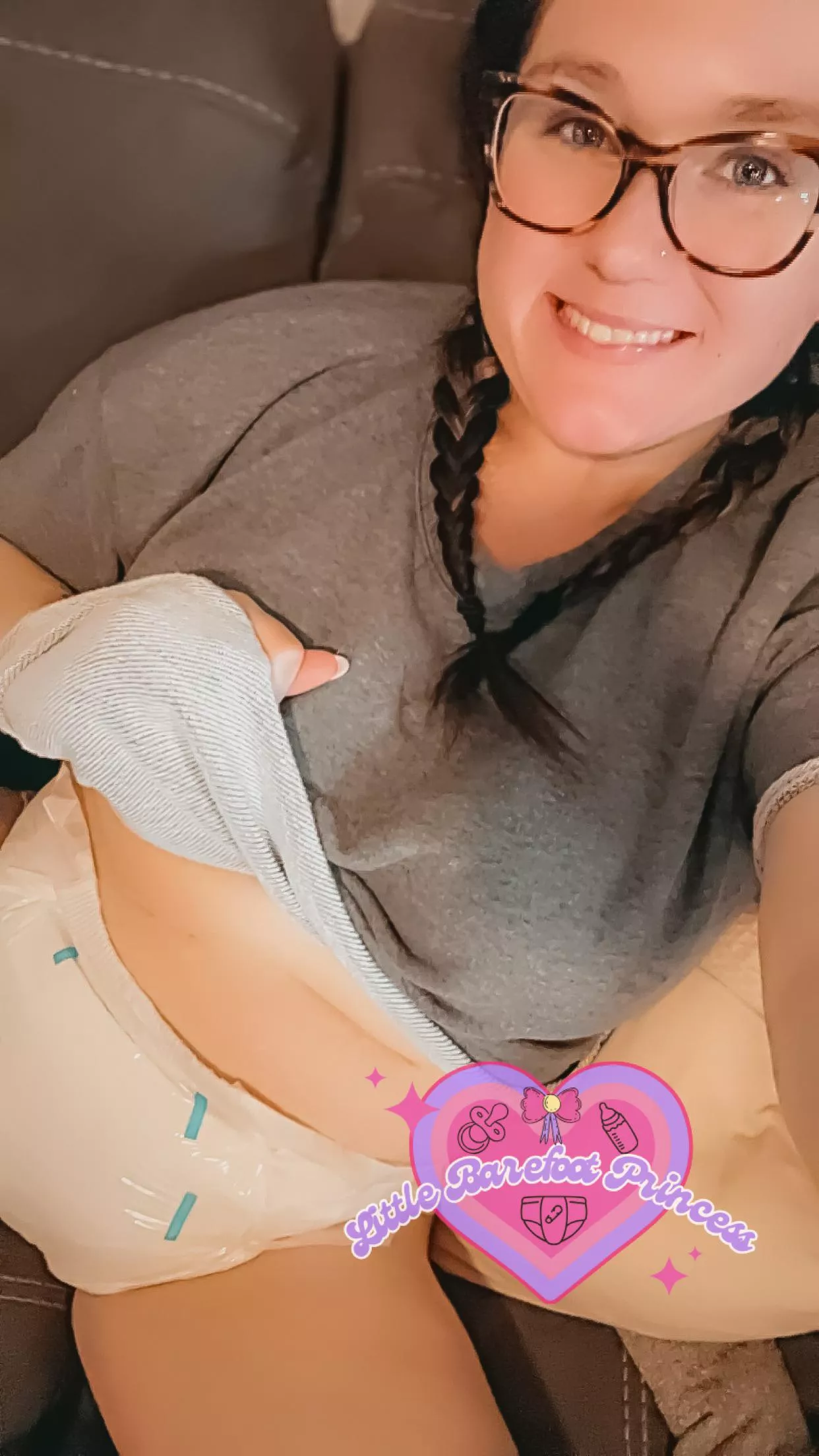 Bearded men who like curvy diaper babies? 