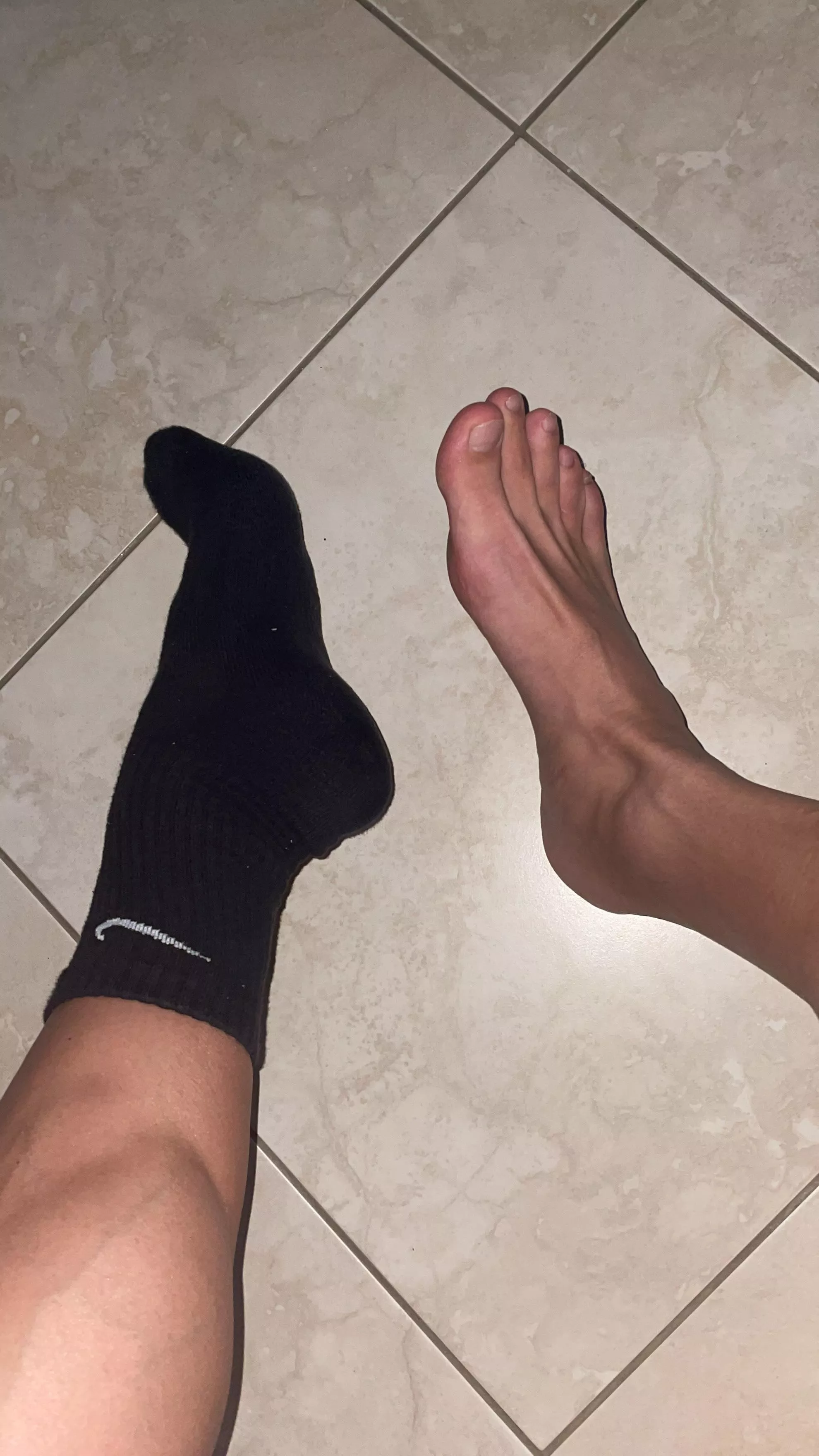 Come on the floor near my feet with your wallet open, now sniff! 👃🏻🦶🏻