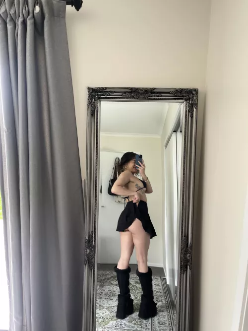 Do I look good in this position
