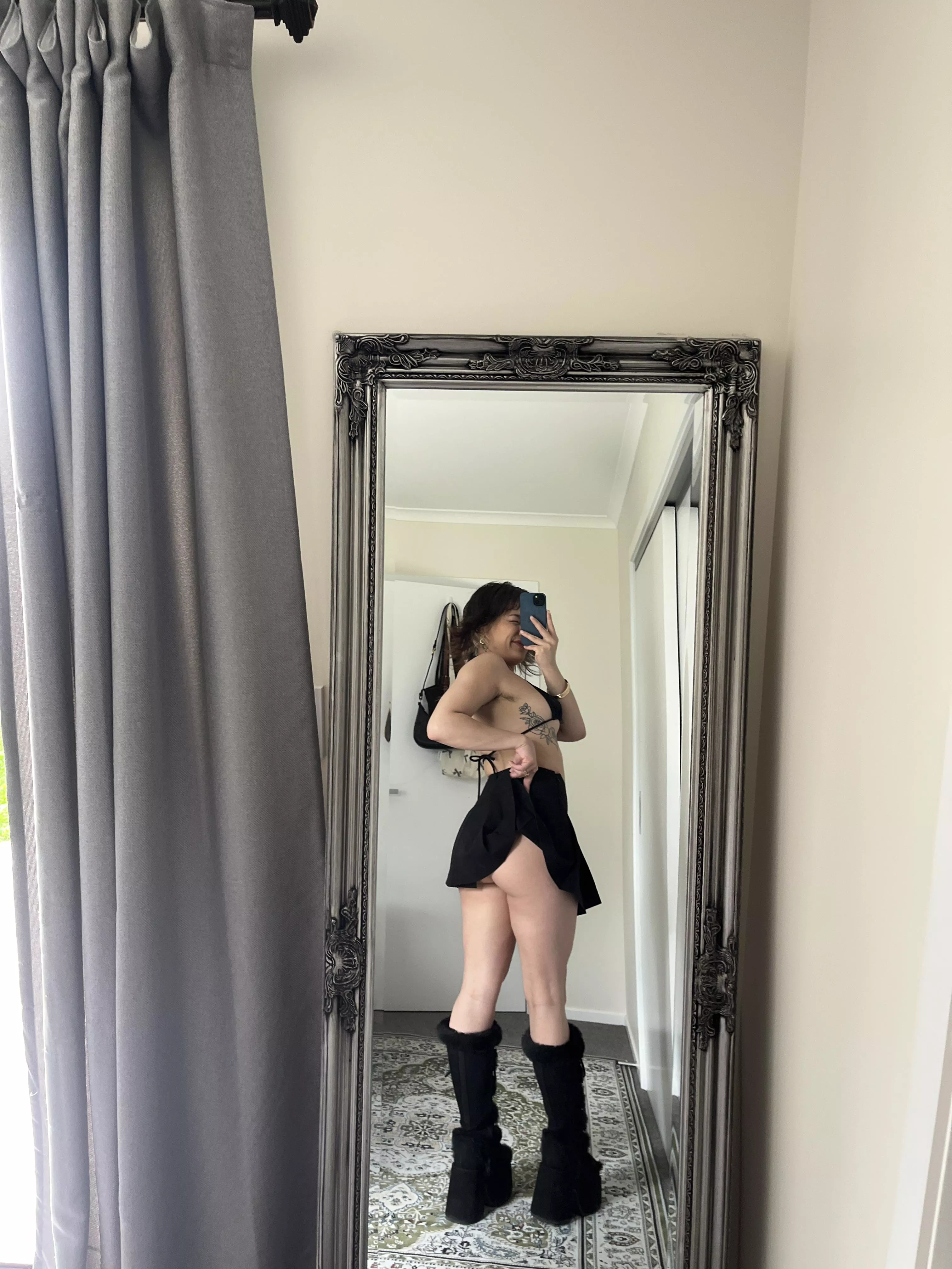 Do I look good in this position
