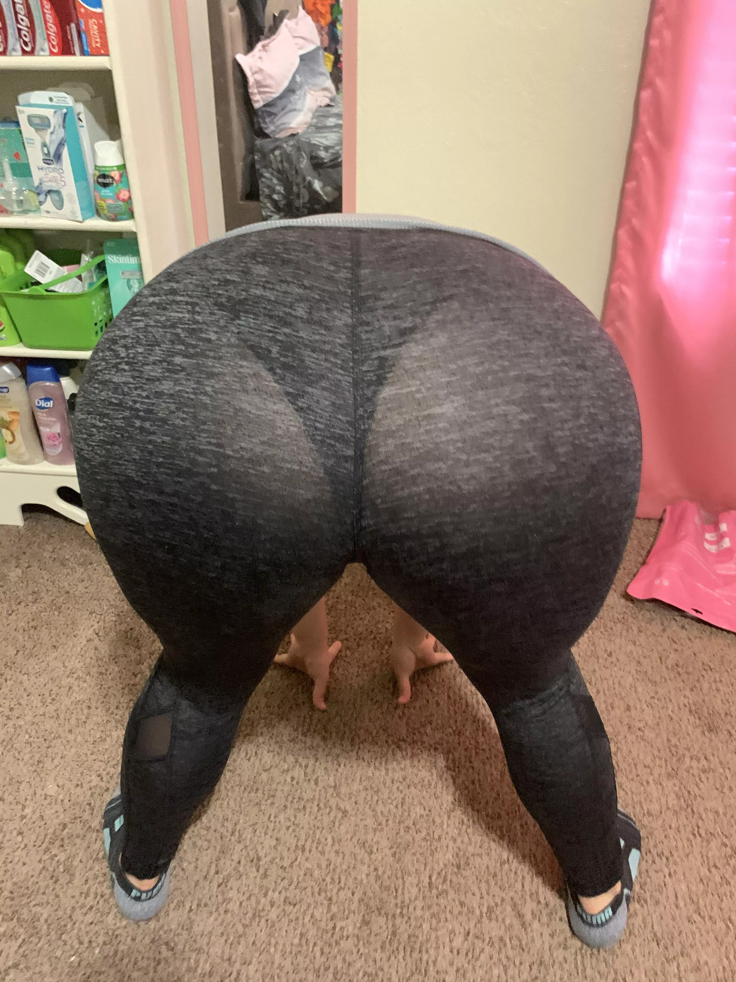 Do men like seeing panty line in public? 