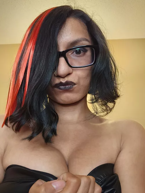 Even smol goths need some lovin