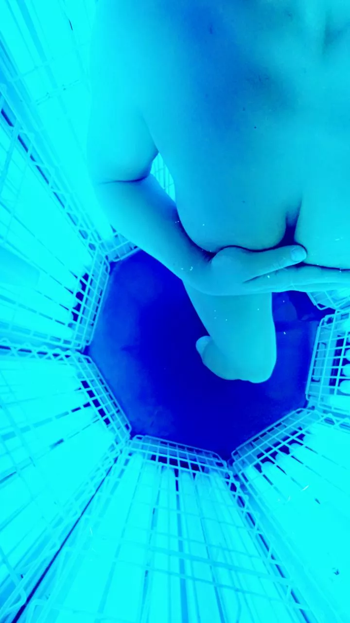 (F) no tan lines 😏 