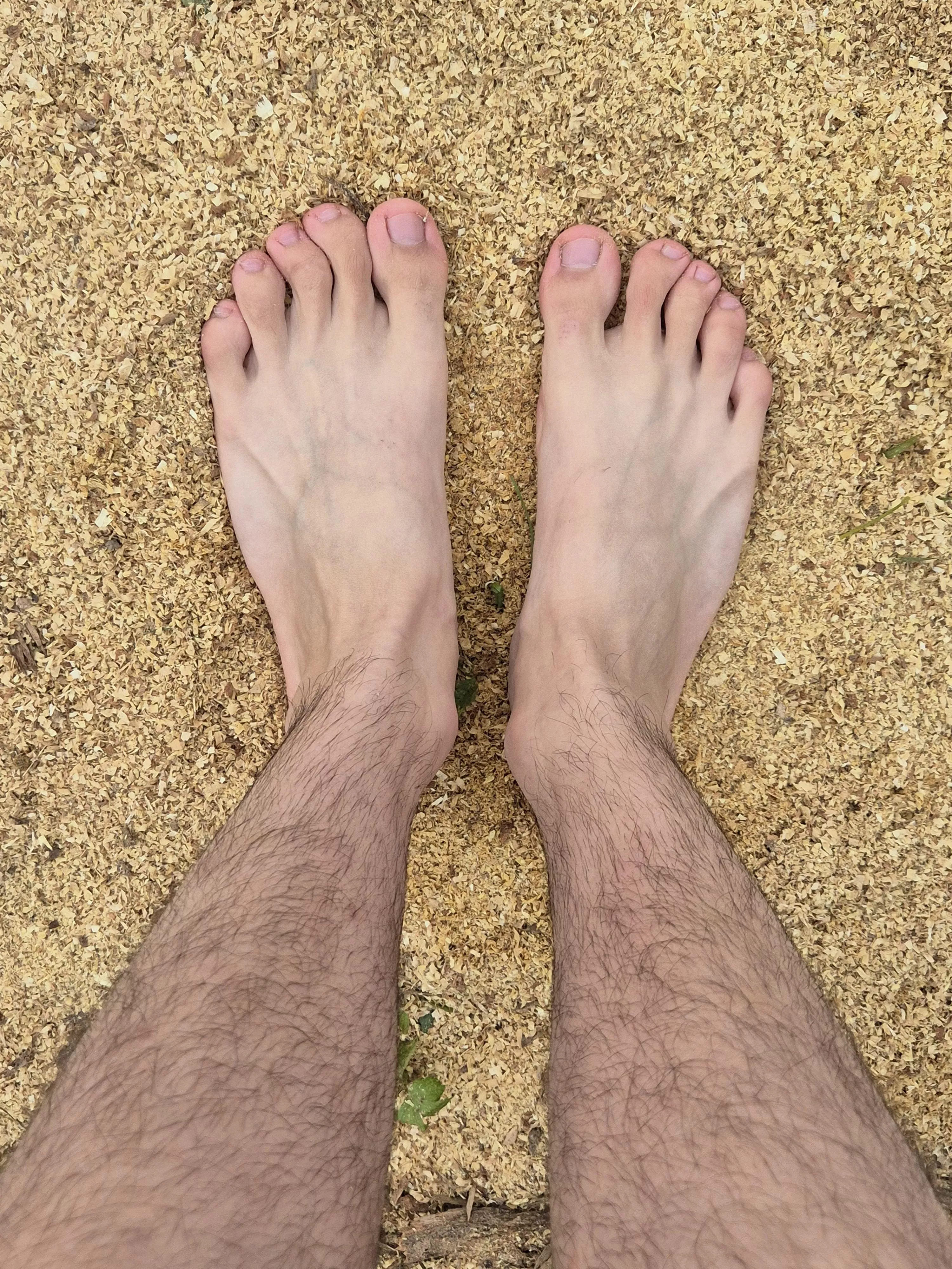 Guess what’s under my feet ? 