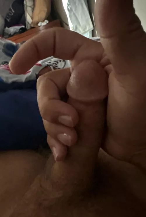 Hi horney good looking 40m, with a smaller dick. Looking  to be called small dick & hearing big dick stories whike jerking off. Completely serious, completely free sitting here now with Dick in hand. asap 