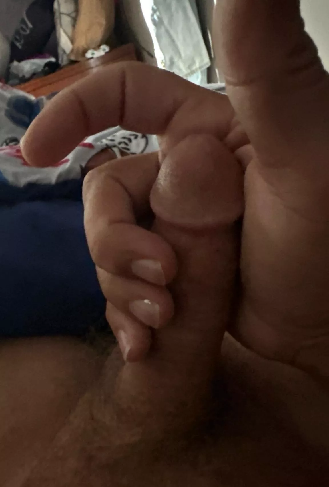 Hi horney good looking 40m, with a smaller dick. Looking  to be called small dick & hearing big dick stories whike jerking off. Completely serious, completely free sitting here now with Dick in hand. asap 