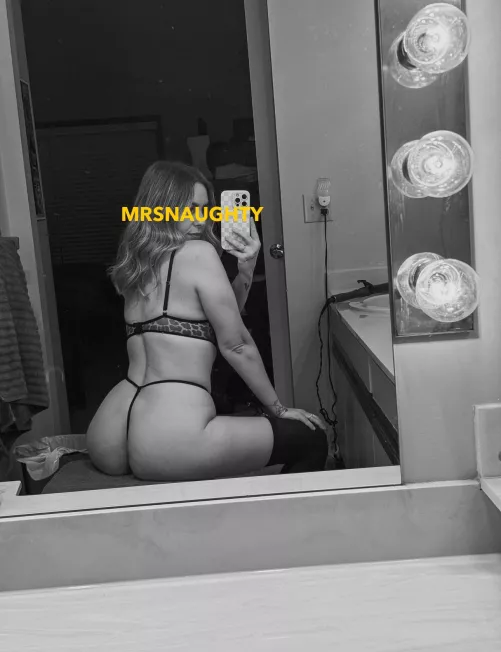 Hips built for both balance and bad intentions 🤫 