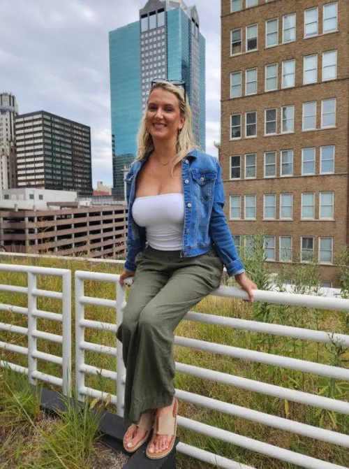 I bet people wondered about the busty blonde at the library that day 46f slutwife