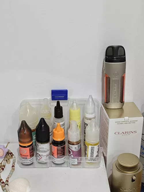 I discovered my girlfriend's earring box is perfect for storing vape juice