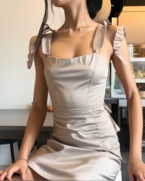 i love showing off my tiny curves