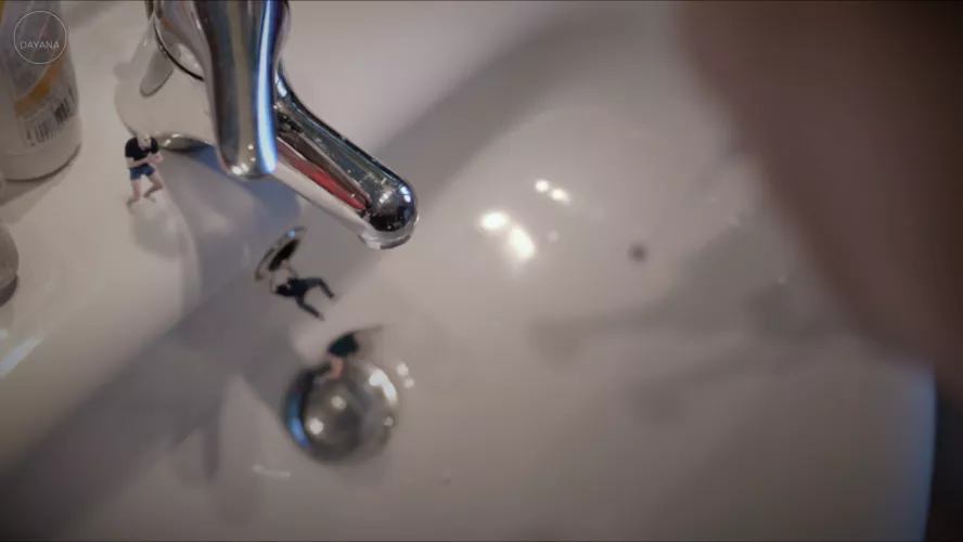 I ordered you to clean the sink by 8:00 and you are late. Don't complain if I spit on you!