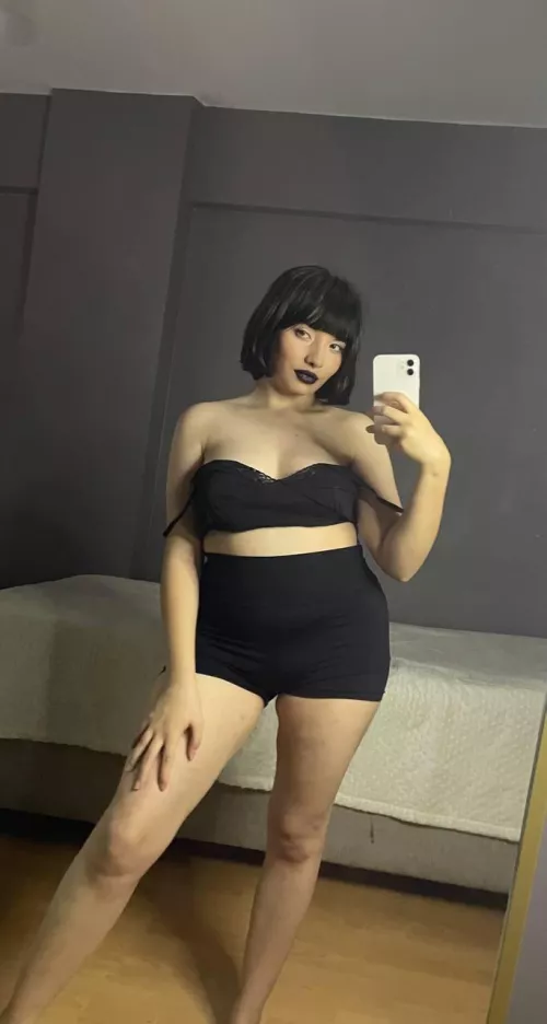 I want to be bent over and have my thick thighs pounded from behind 