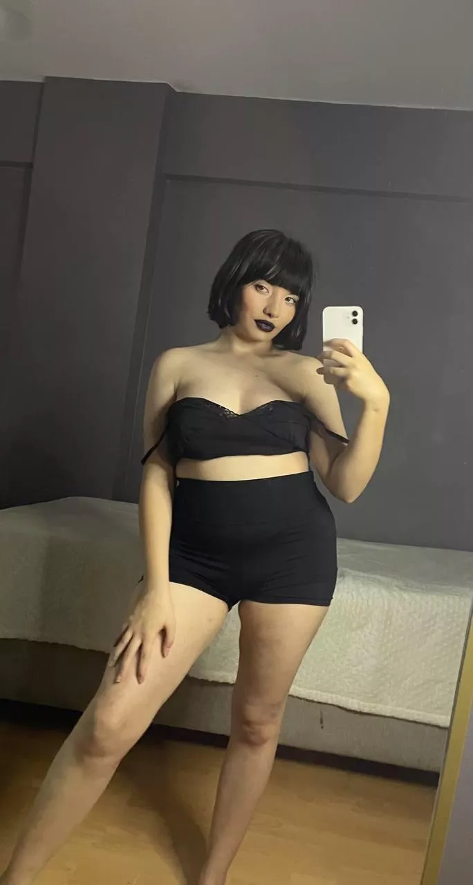 I want to be bent over and have my thick thighs pounded from behind 