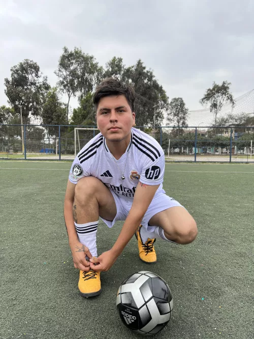 I wear these shoes every time I play they smell bad, but they bring me luck haha