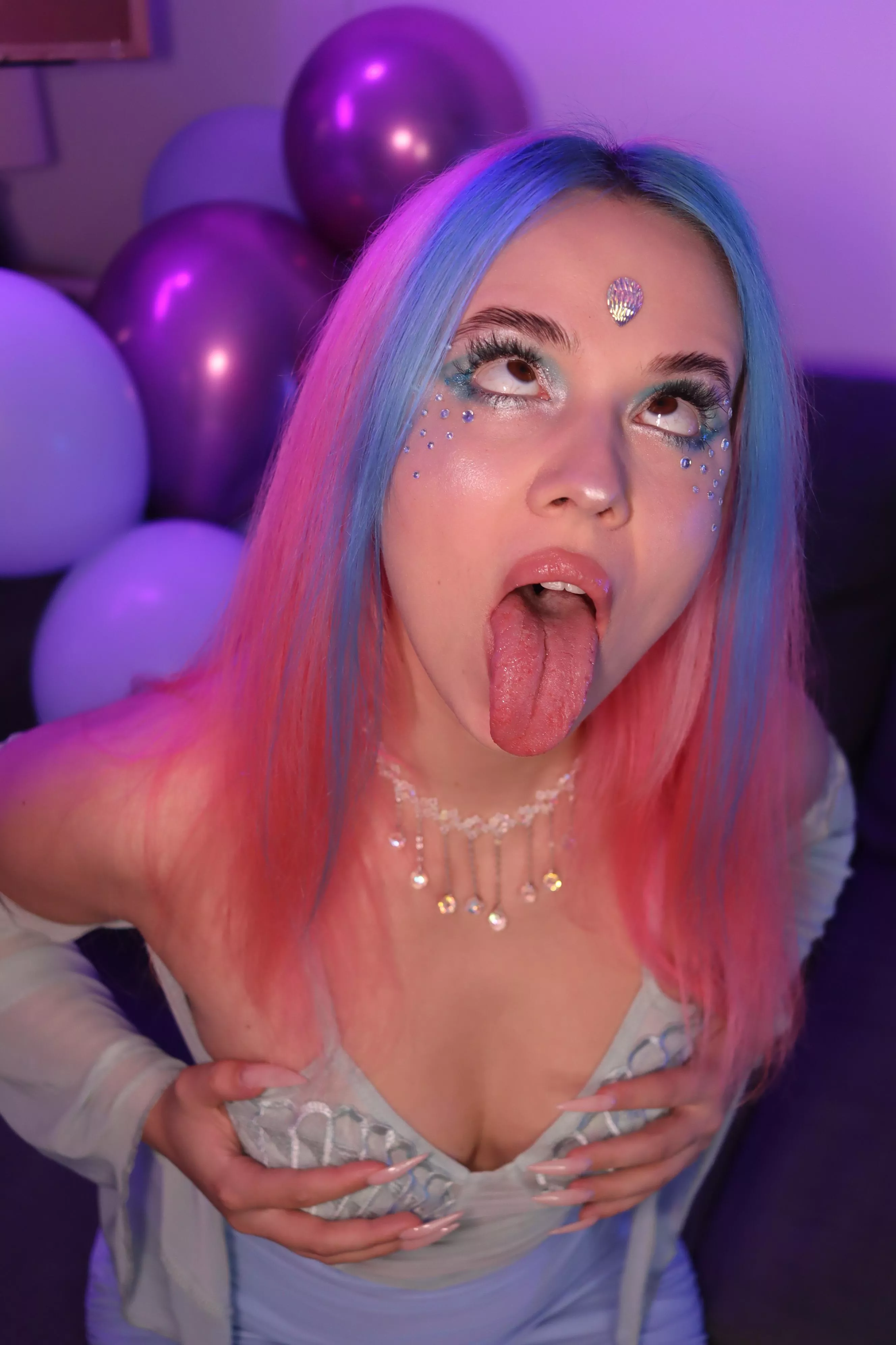 I'll welcome your full loads if you put it on my mouth