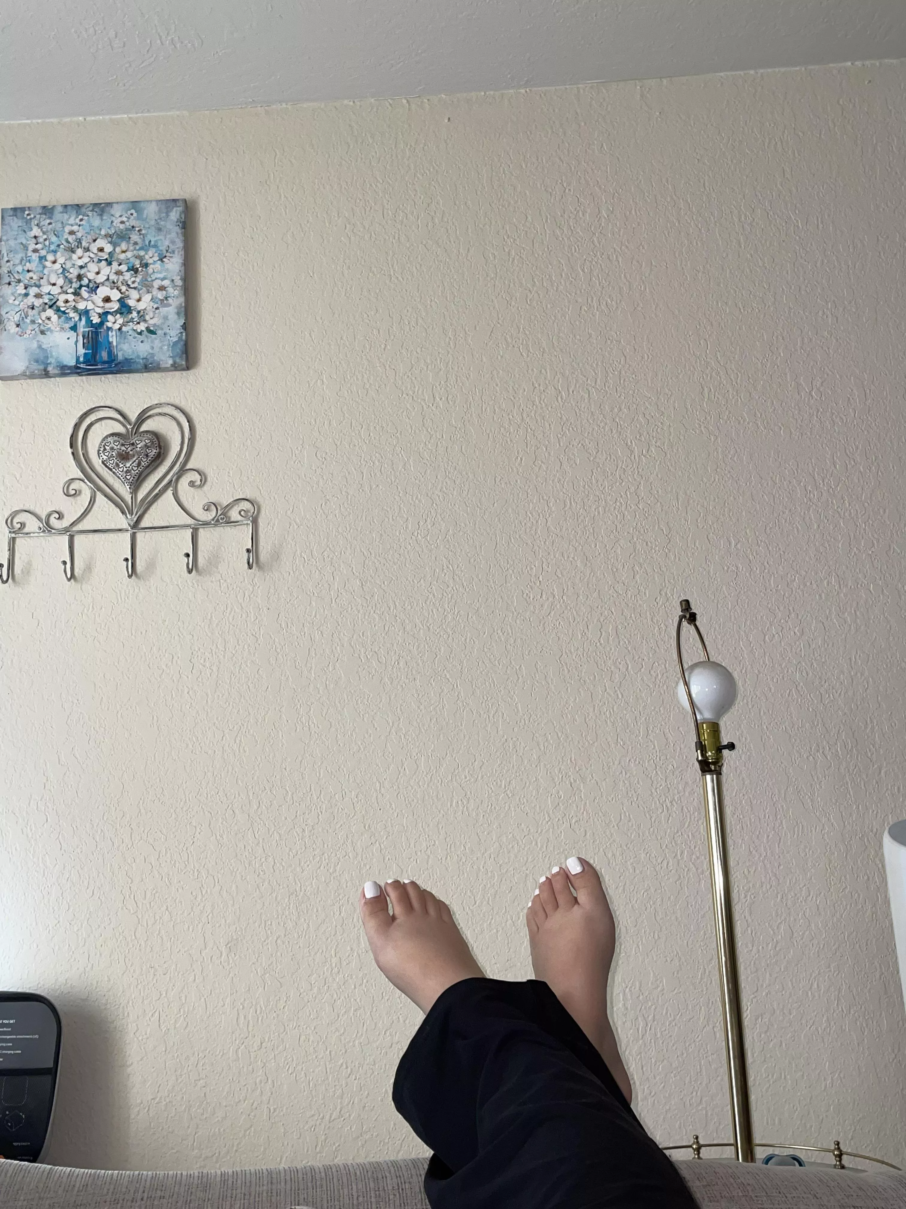 In need of a new pedicure!💗🥰 who wants to choose my next color? I need a foot daddy I can depend on 🤤 find me on feet finder @Toeseveryday03