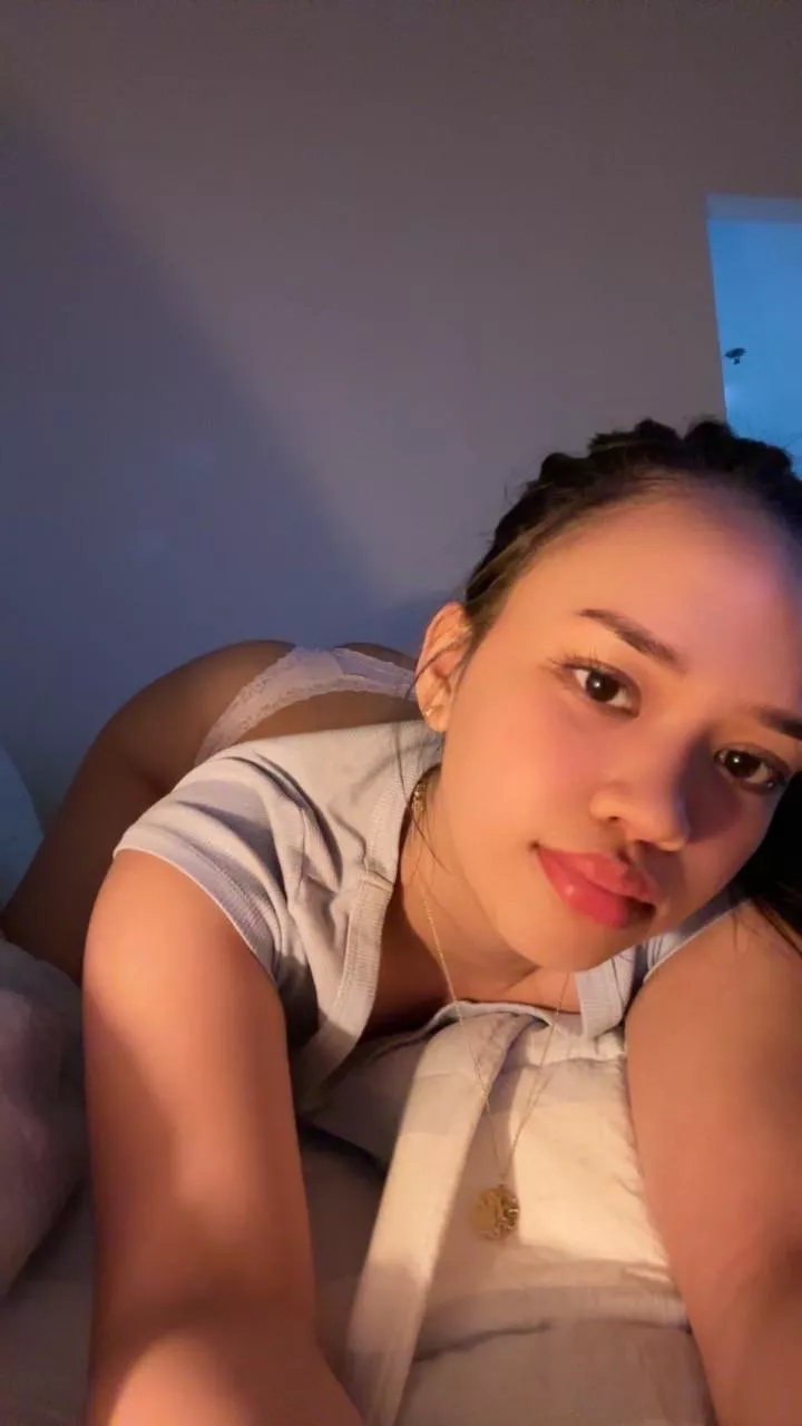 Just a nerdy asian passing by your feed 🙈