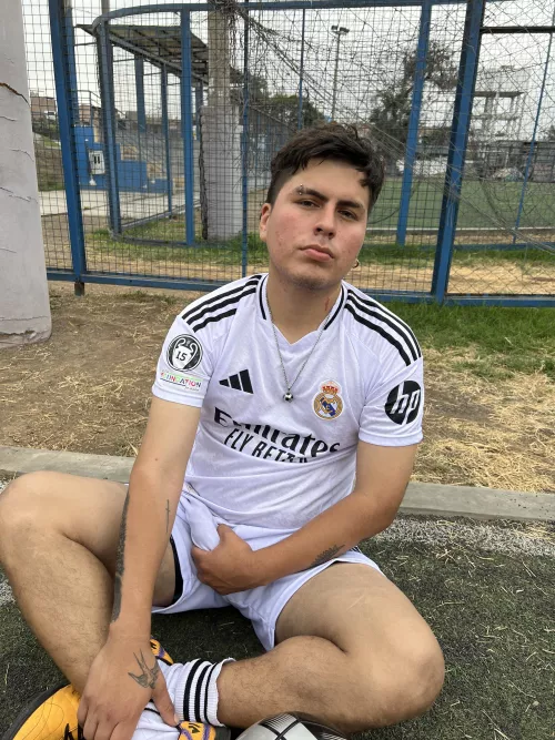 Look at this bulge I love how swollen it can get