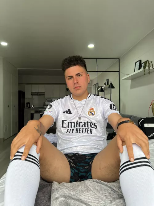 Look at this bulge I love how swollen it can get