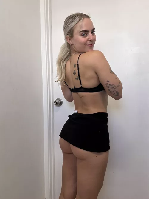 m just 20 but this ass will make your cock explode