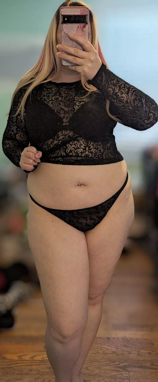 Married mom and teacher who loves to please