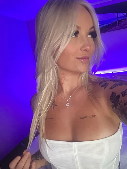 (melbs) i hope u find me cute <3