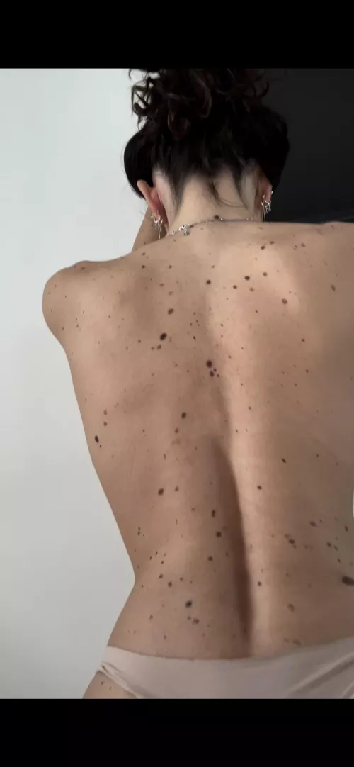 Moles tour??😏😏 look the comments 