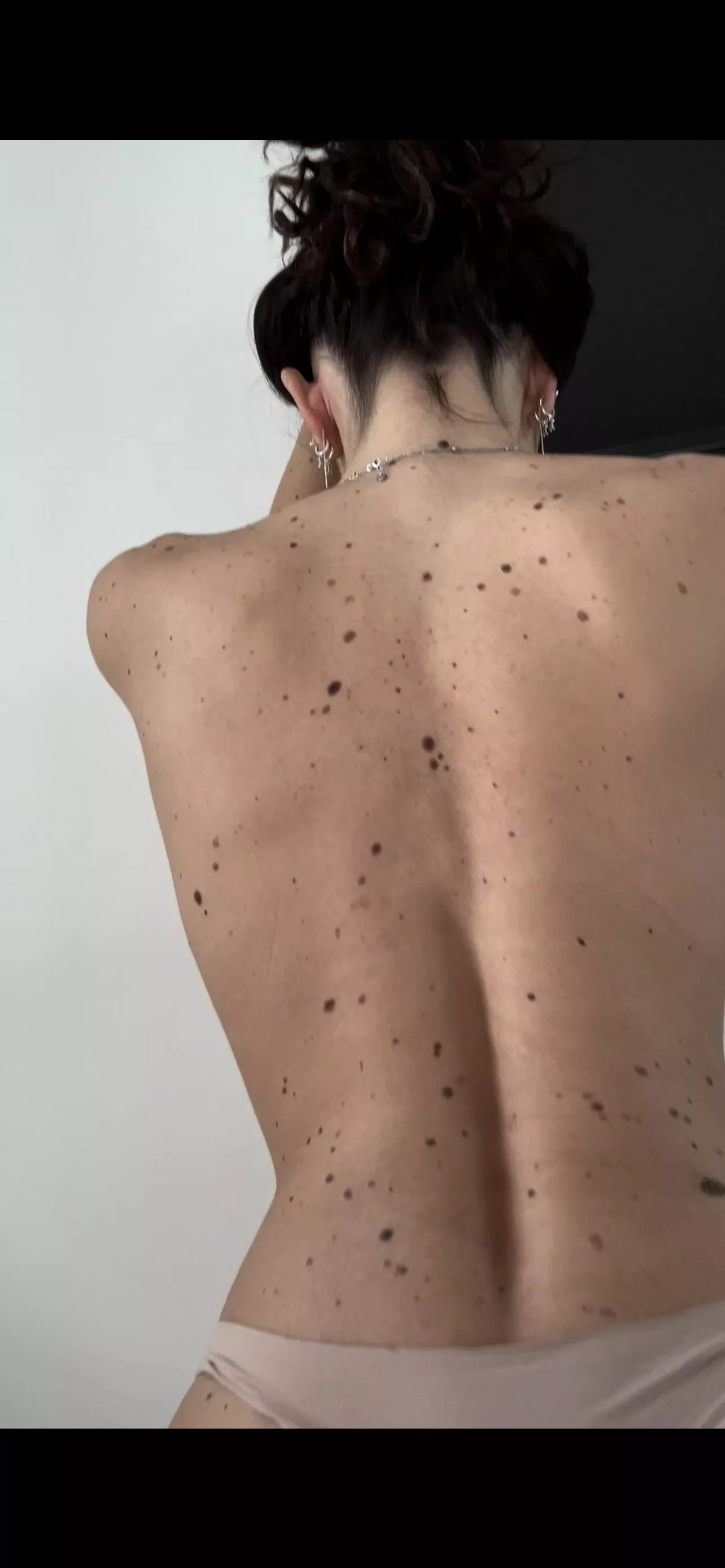 Moles tour??😏😏 look the comments 