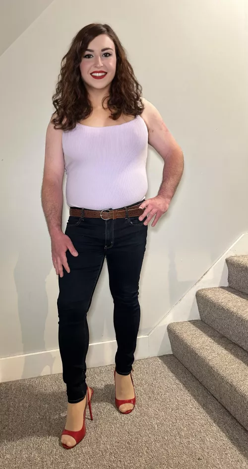 Monday already…I’d rather spend the day trying on outfits 💕