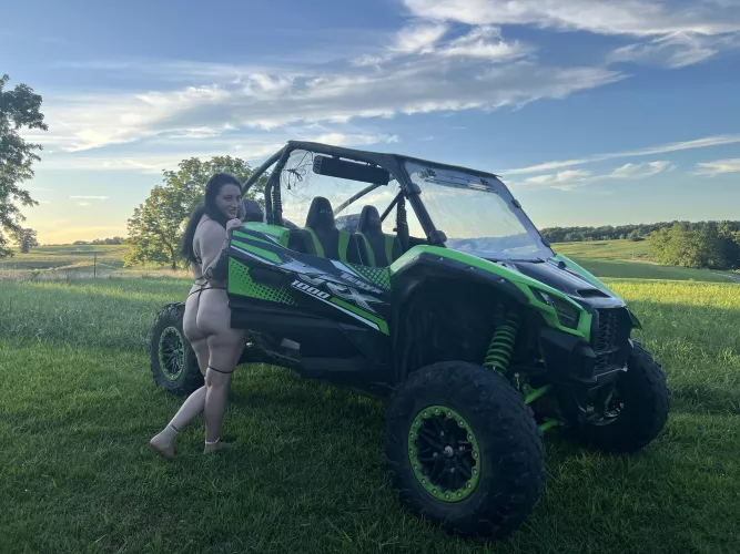 Need a driver that won’t get distracted 😜