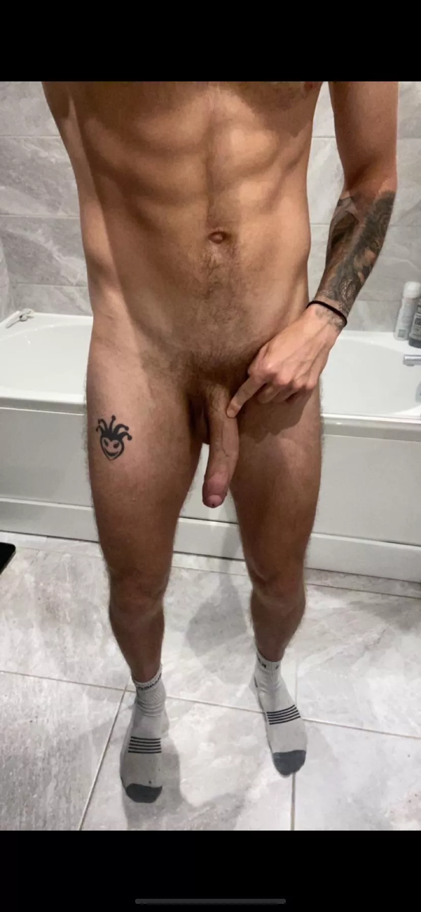 Need someone to lick down my six pack and get my big cock hard 