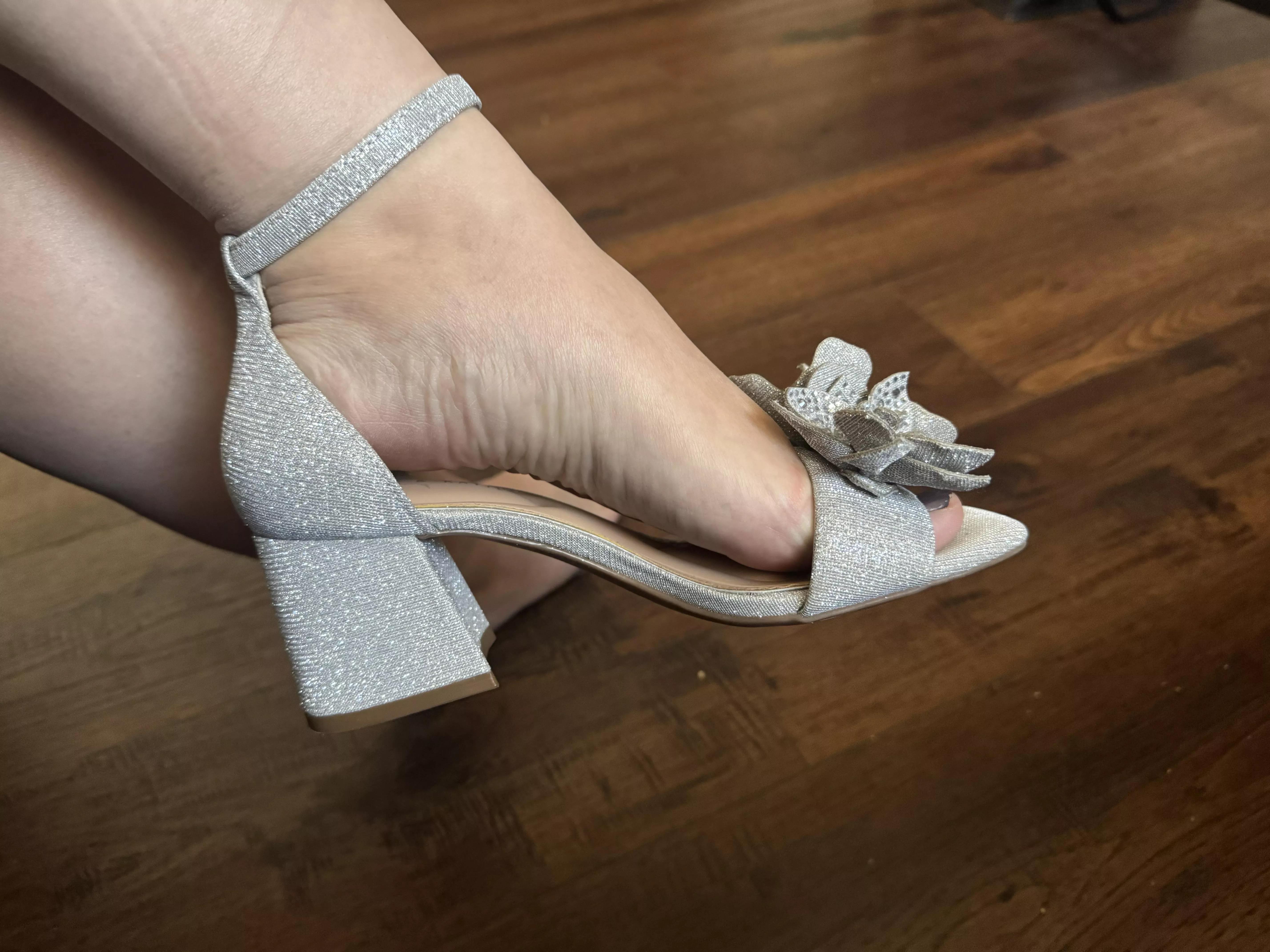 Nothing sexier than feet in heels