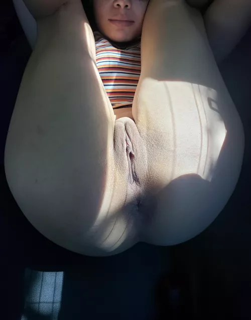 Pin my legs back and go in