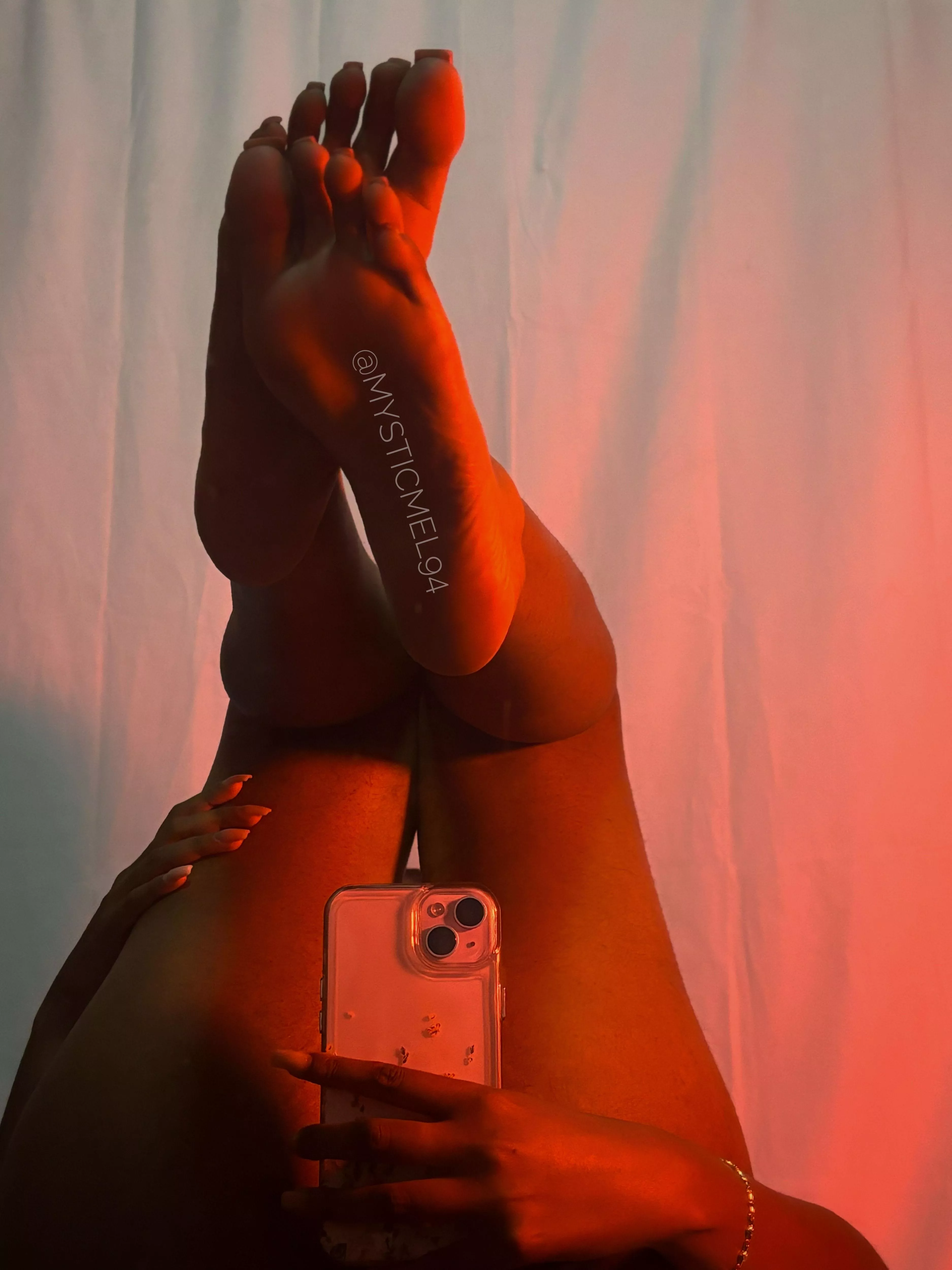 [selling] Happy 4 years of me selling! Come celebrate with me! Fetish Friendly :) [pty] [pic] [vid] [oth] [gfe] 🎉🍑