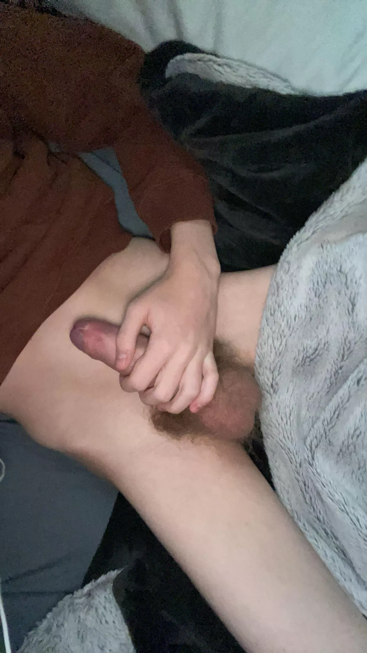 Someone send me dick pics 😋