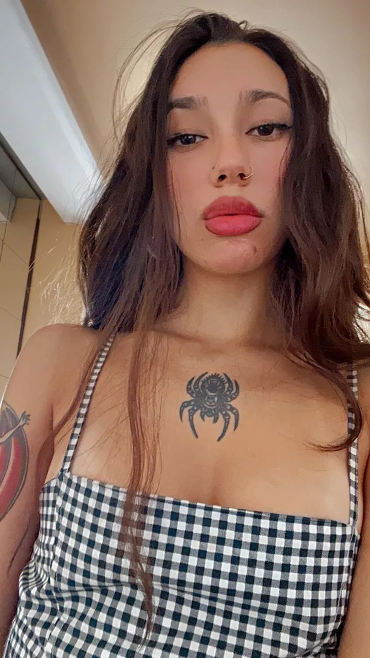taking money from you is like the easiest thing in the world, u can help but relapse everytime u see me taking money from you is like the easiest thing in the world, u can help but relapse everytime u see me