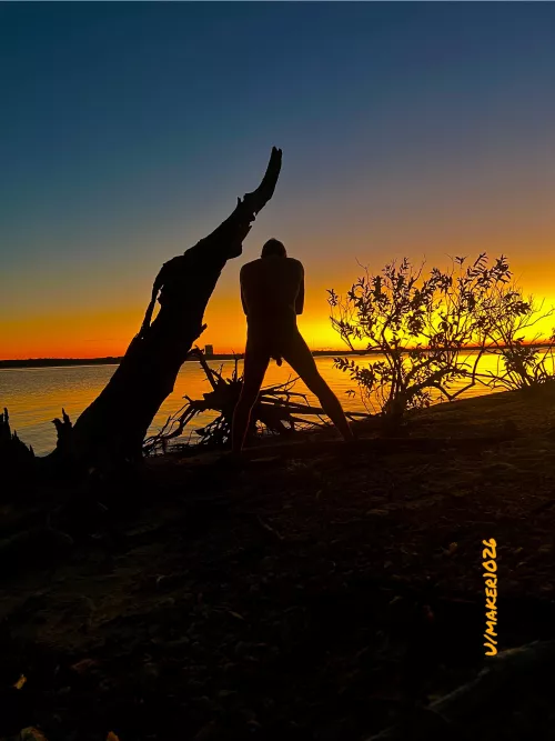 The morning is peaceful and beautiful 