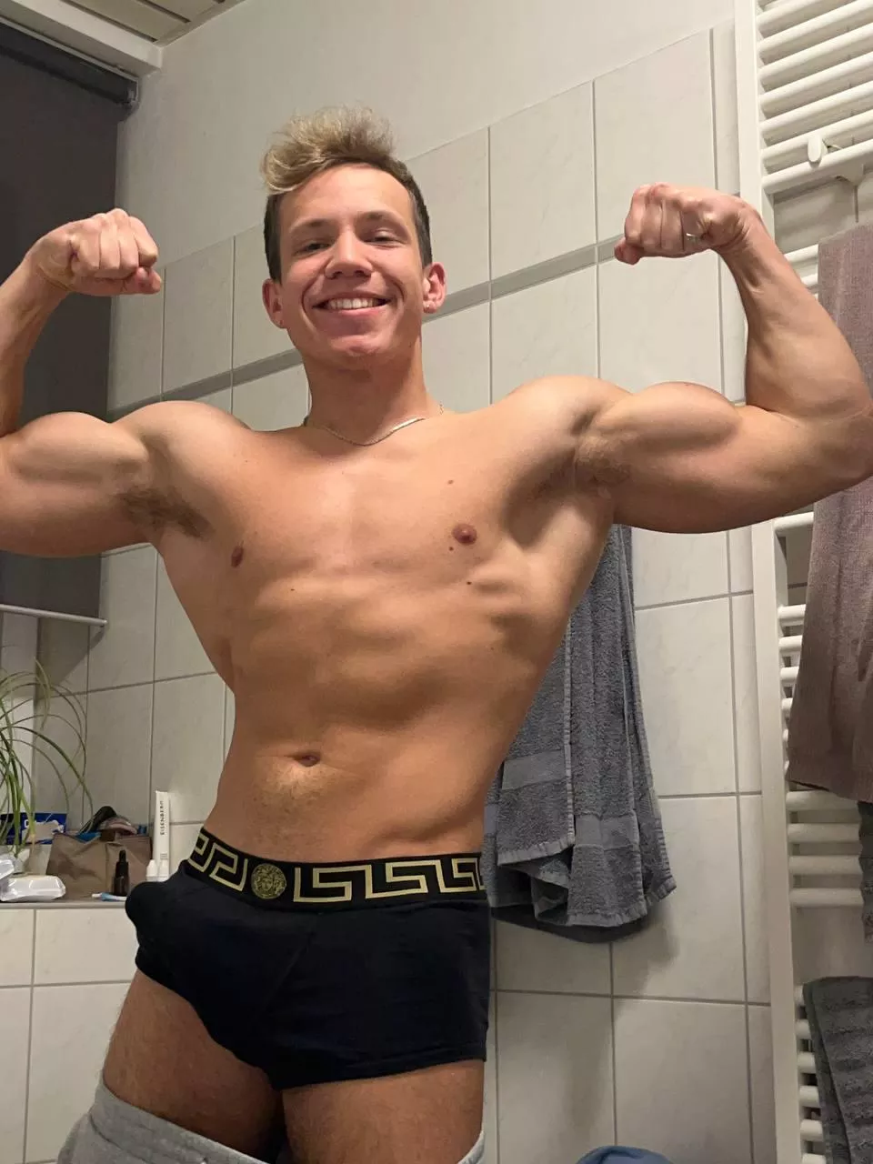 Wanna say something? I‘m all ears😏