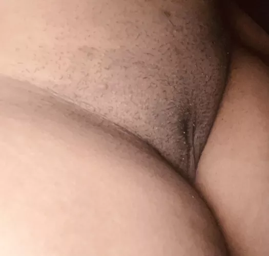 Wanna smoke with a ebony slut with my raw innocent pussy 