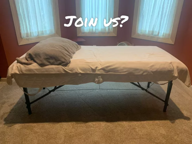 We would do a damn good massage for the right woman, Fort Wayne