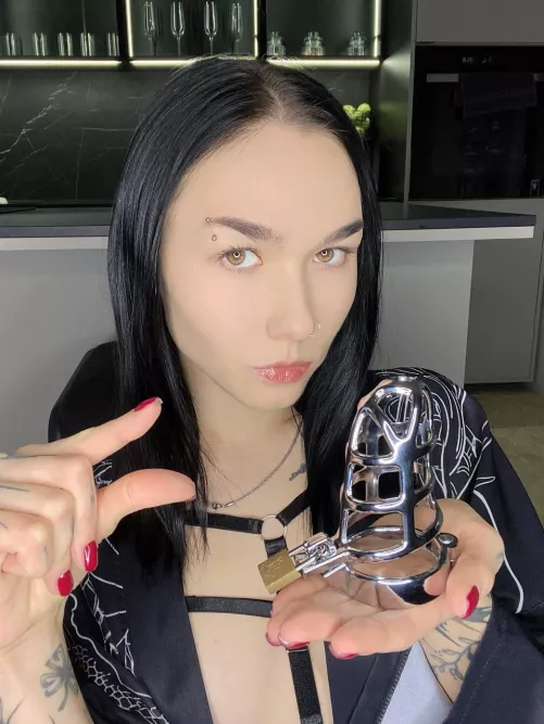 Would you date a girl like me if your sex life only involved eating my pussy while being locked up?
